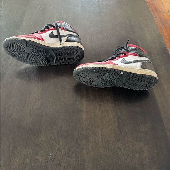 Nike Air Jordan’s, Womens 1 Retro High OG Satin Red, Size 6.5, like new! - Picture 7 of 10